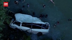 VIDEO: Bus Sekolah di Suriah Terjun ke Sungai, 7 Tewas