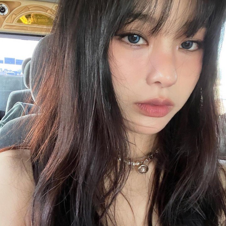 <p>Tidak hanya cantik dan berbakat menari, NOZE kini menjadi inspirasi bagi banyak orang dalam hal <em>makeup</em> setelah ia dinobatkan sebagai artis dengan <em>makeup</em> paling trendi. (Foto: Foto: Instagram @nozeworld)</p>