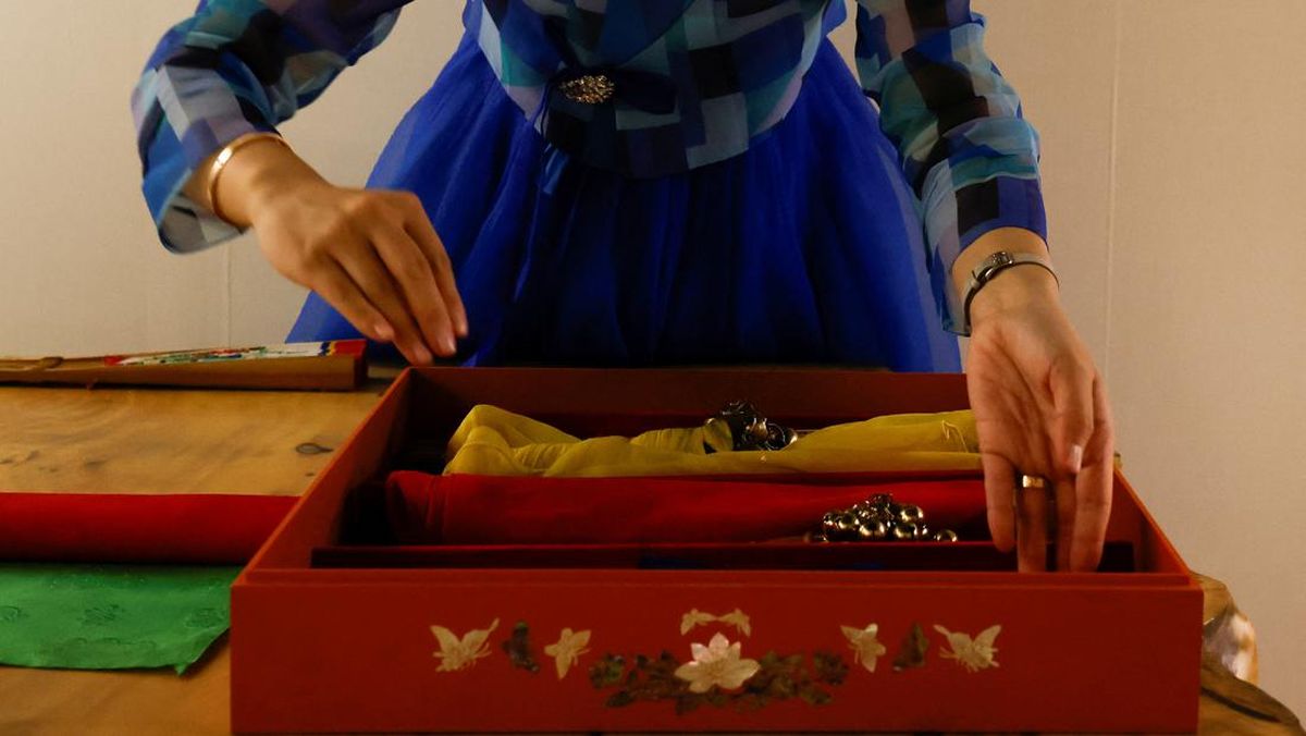 Kisah 'Dukun AI' Ramal Nasib Warga yang Melintas di Pusat Kota Seoul