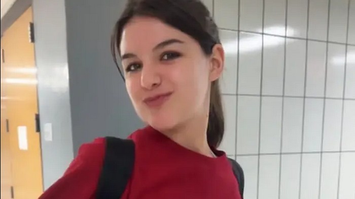Gaya Suri Cruise Masuk Kuliah