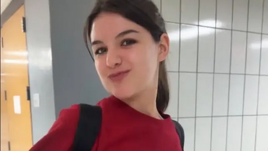 Gaya Suri Cruise Masuk Kuliah