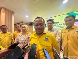 Khofifah-Emil Temui Golkar Jatim, Sarmuji Singgung Jilbab Kuning dan KTA