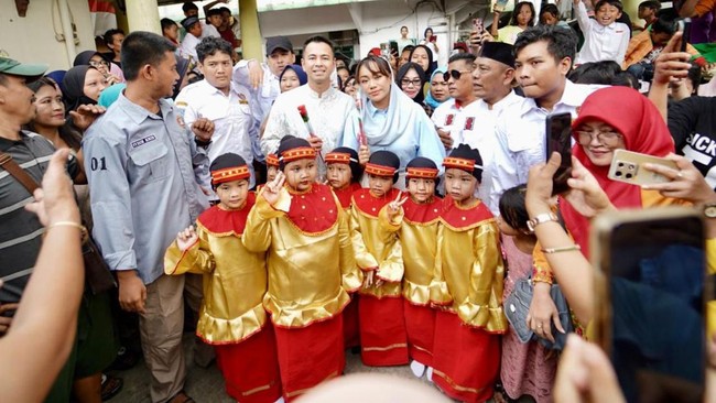 Aksi pemberian makan siang dan susu cuma-cuma oleh Zita Anjani dan Raffi Ahmad di PAUD Harapan Bangsa itu sekaligus merupakan langkah preventif terhadap stunting.