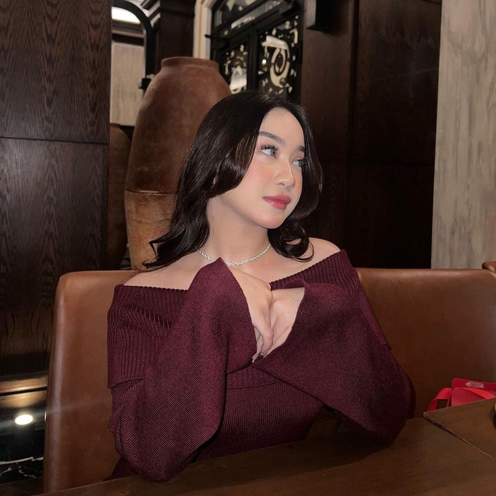 <p>"Ini orang cantik banget buset," ungkap seorang netizen. "Keyyyy <em>MasyaAllah</em> cantik bangettt," kata netizen lainnya dengan emotikon hati. (Foto: Instagram: @key24bingss)</p>