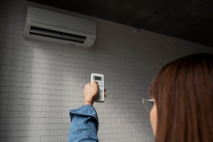 Kipas Angin vs AC, Mana yang Lebih Sehat?