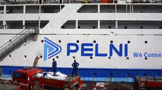 Insiden Kebakaran di Pelabuhan Makassar Libatkan Kapal Penumpang KM Umsini, Seluruh Penumpang Selamat
