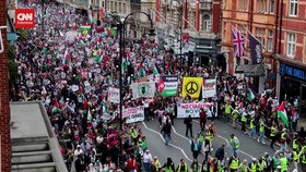 VIDEO: Puluhan Ribu Pendukung Palestina Penuhi Kota London