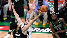 Hasil Final NBA: Menang Lagi, Celtics Unggul 2-0 atas Mavericks