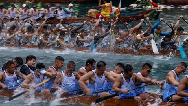 FOTO: Mengayuh Kecepatan di Festival Perahu Naga Hong Kong