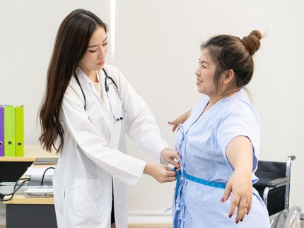 Perbedaan antara Liposuction dan Tummy Tuck, Amankah Dilakukan setelah Melahirkan?