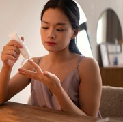 Masih Bingung Bagaimana Urutan Memakai Skincare? Begini yang Benar!