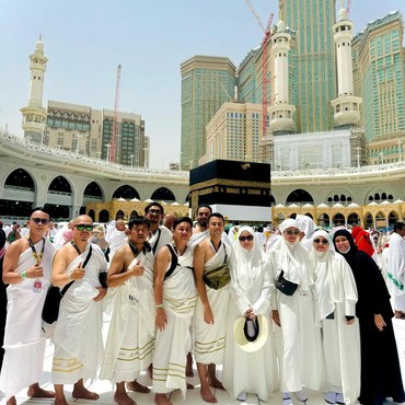 Jalani Ibadah Haji dengan Cuaca Panas, Raffi Ahmad Bersyukur Diberi Kekuatan