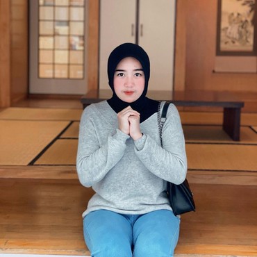 7 Foto Salmania Selebgram yang Disorot Usai Isu Didekati Teuku Ryan