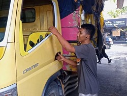 Bule Inggris Rampas Truk-Terobos Bandara Hanya Dijerat Pasal Pencurian