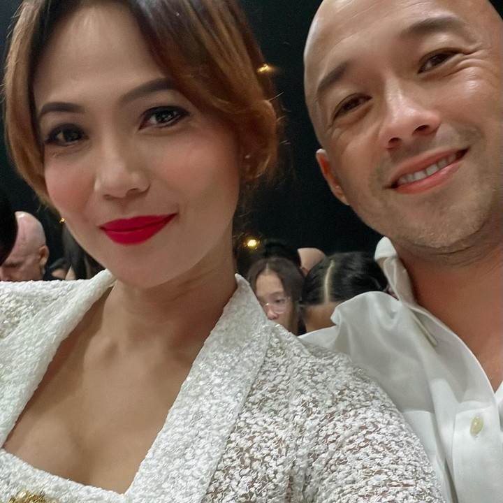 <p>Pada hari bahagia sang putra, Kinaryosih dan Brett Money kompak menghadiri acara kelulusan Steve, lho. (Foto: Instagram @kinaryosihmoney)</p>