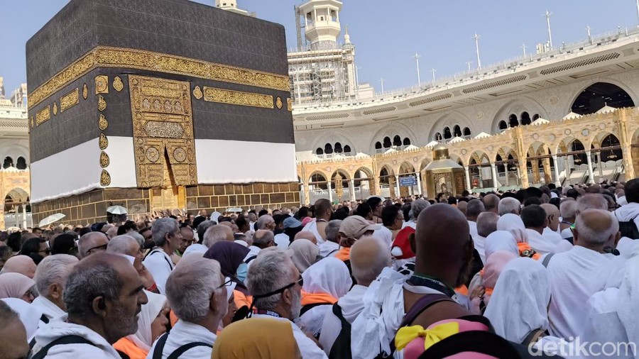 Viral Video Jenazah Jemaah Haji Meninggal Dunia Dibiarkan di Pinggir Jalan