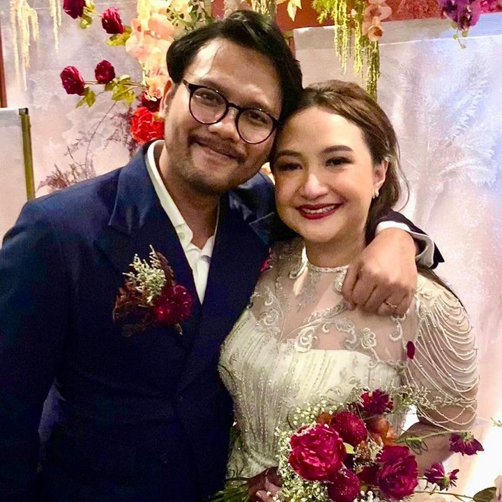 <p>Kabar bahagia datang dari keluarga aktris Ira Wibowo dan Katon Bagaskara. Pasalnya, Chika Putri Bagaskara, yang pernah menjadi putri sambung Ira baru saja melangsungkan pernikahan pada Sabtu (8/6/2024). (Foto: Instagram@irawbw)</p>