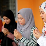 5 Cara Dapatkan Hidup Tenang dan Bahagia Menurut Islam