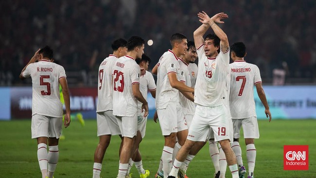 Akun media sosial FIFA memberikan selamat pakai bahasa Indonesia setelah Timnas Indonesia lolos ke babak ketiga Kualifikasi Piala Dunia 2026, Selasa (11/6).