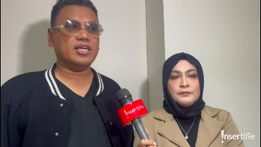 img-title Tengok Cinta Kuya ke Amerika, Uya Kuya Syok Lihat Penampakan Benda dalam Garasi