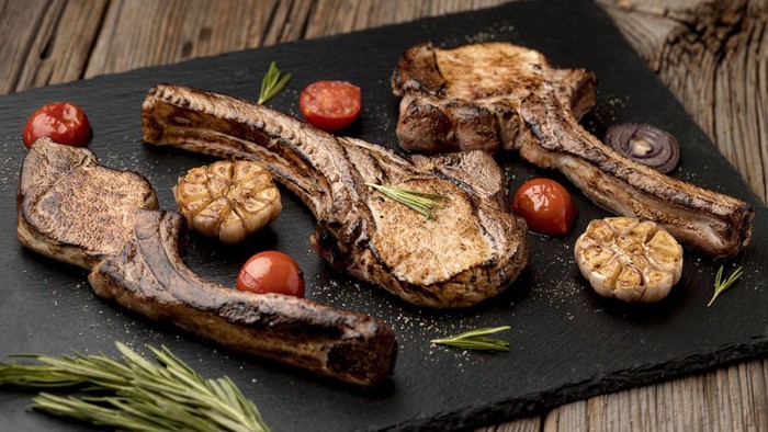 9 Makanan-Minuman untuk Atasi Mual dan Pusing Setelah Konsumsi Daging Kurban