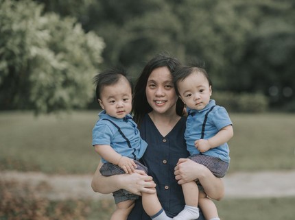 Bunda dengan Anak Kembar Lebih Berisiko Alami Depresi Pasca Melahirkan, Simak Faktanya!