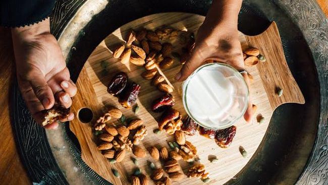 Bad mood? Sediakan beberapa makanan berikut sebab dijamin mood langsung naik dan Anda pun bebas dari stres.