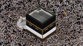 Pansus Cecar Kemenag soal 3.503 Haji Khusus Berangkat Tanpa Tunggu
