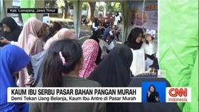 VIDEO: Kaum Ibu Serbu Pasar Bahan Pangan Murah