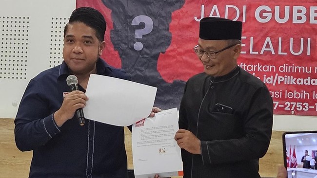 Ketua Umum Forum Betawi Rempug (FBR) Luthfi Hakim mendaftarkan diri sebagai bakal calon Gubernur DKI Jakarta Tahun 2024 ke PSI.