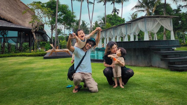 Kimberly Ryder dan Edward Akbar