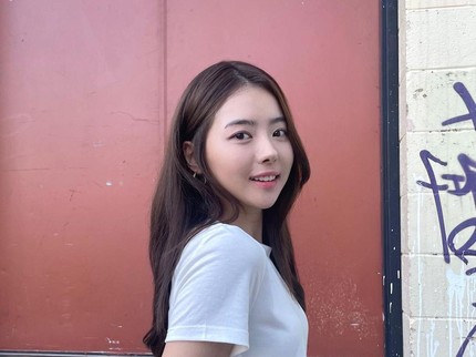 7 Potret Lim Na Young, Idol Cantik Eks IOI yang Nonton Festival Musik Bareng Kim Soo Hyun