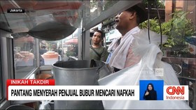 VIDEO: Pantang Menyerah, Penjual Bubur Mencari Nafkah