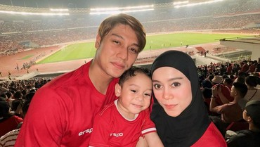 img-title Ekspresi Rizky Billar Saat Sang Putra Sebut Nama Rizky Ridho Disorot