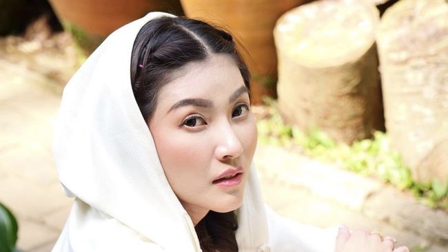 Sarwendah Tan mengungkapkan perasaannya dalam menyelesaikan permasalahan pribadi di tengah isu cerai dengan Ruben Onsu.