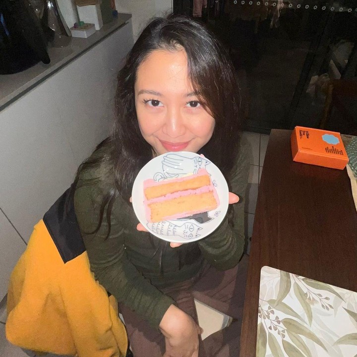 <p>Banyak netizen yang turut berbahagia dengan bertambahnya usia Sherina nih, Bunda. Tidak sedikit yang memberikan ucapan dan doa untuk penyanyi <em>Pergilah Kau</em> ini. (Foto: Instagram: @sherinamunaf)</p>