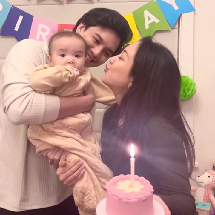 <p>"Selamat ulang tahun Sher. Semoga kamu mendapatkan semua kebahagiaan dalam hidup ini," ungkap seorang netizen. "HBD idola kecilku Kak Sherina. Wah sama ternyata kita. Gemini <em>wish u all the best</em> dah," tutur netizen lainnya. (Foto: Instagram: @sherinamunaf)</p>