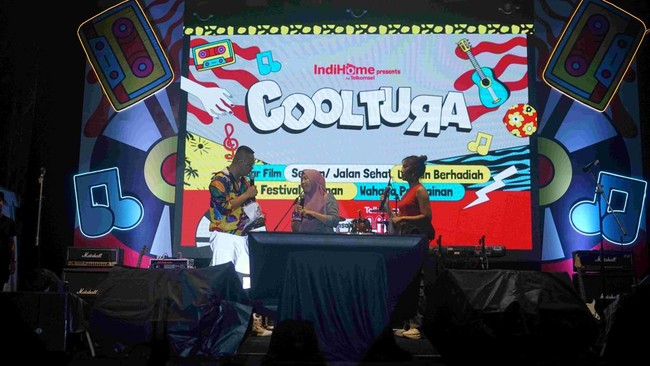 Pada 25 Mei-30 Juni, Telkomsel dan Indihome menggelar Festival Cooltura 2024 di Kota Muara Jambi, Lampung Utara, Bojonegoro, Banyumas, Karanganyar, dan Kediri.
