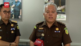 VIDEO: Kejagung Limpahkan 10 Tersangka Kasus Korupsi Timah Ke Kejari