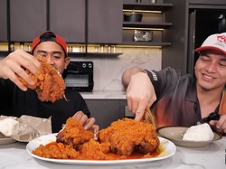Ngeri! Tanboy Kun Mukbang Ayam Berlumur Sambal Bareng Jefri Nichol
