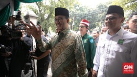 Anies Janji Perjuangkan Warga Kampung Bayam Bisa Masuki Hunian