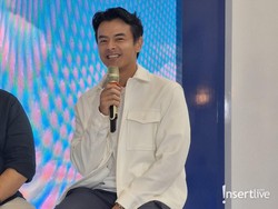 Gemar Olahraga Serta Sibuk Bekerja, Dion Wiyoko Punya Tips Jaga Cairan Tubuh