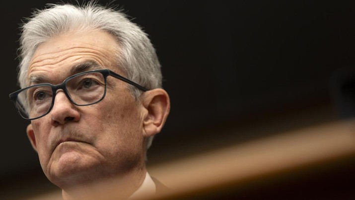 Ketua Dewan Federal Reserve Jerome Powell hadir di hadapan Komite Jasa Keuangan DPR di Capitol Hill, 6 Maret 2024, di Washington. (AP Photo/Mark Schiefelbein, file)