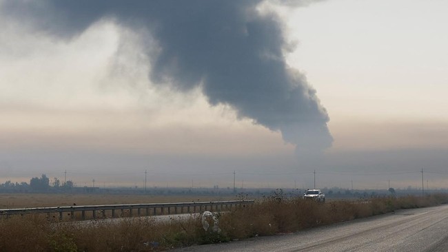 FOTO: Penampakan Kebakaran Kilang Minyak di Erbil Irak