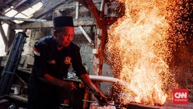 FOTO: Menengok Tempat Pembuatan Pisau Sembelih Hewan Kurban