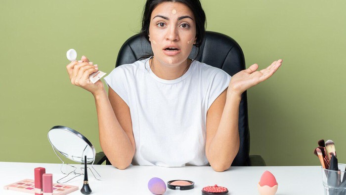 5 Penyebab Makeup Mudah Luntur