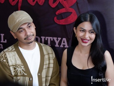 img-title Suami Lakoni Adegan Ranjang dengan Ariel Tatum, Istri Raditya Dika Datangi Lokasi Syuting