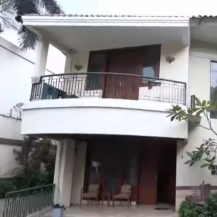 <p>Artis dan penyanyi Marshanda tinggal di hunian perumahan elite di kawasan Menteng, Jakarta Pusat. Rumah milik Marshanda ini terlihat mewah dan megah, Bunda. (Foto: YouTube TRANS7 OFFICIAL)</p>