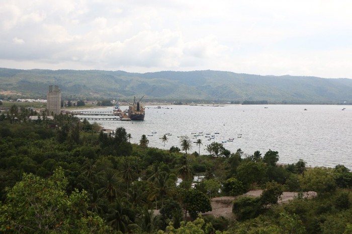 Teluk Lamreh Krueng Raya, tempat pangkalan militer armada Inong Balee, sekarang telah menjadi Pelabuhan Malahayati.