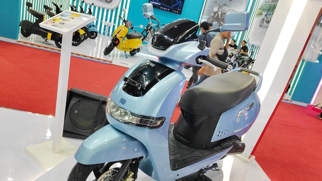 TVS akhirnya meluncurkan motor listrik pertamanya, iQube.